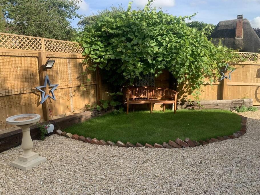 The Shack - Thatched Self Contained Annex Collingbourne Ducis Dış mekan fotoğraf
